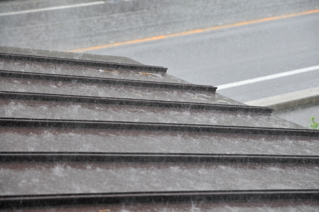 トタン屋根の雨漏り修理を自分でする方法！必要道具から手順まで徹底解説！