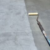シート防水の上にウレタン防水は可能？改修工法や注意点を徹底解説！