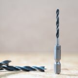 サイディングに穴を開けるときの正しいドリル選びと注意点を徹底解説！